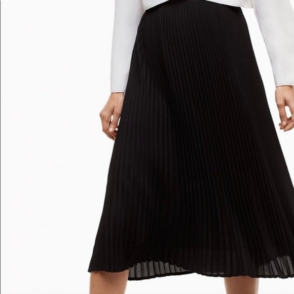 Aritzia Babaton Jude Pleated Skirt - Picture 1 of 3